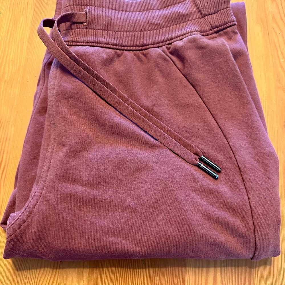 Lululemon Scuba High-Rise French Terry Jogger - Smoky Red
